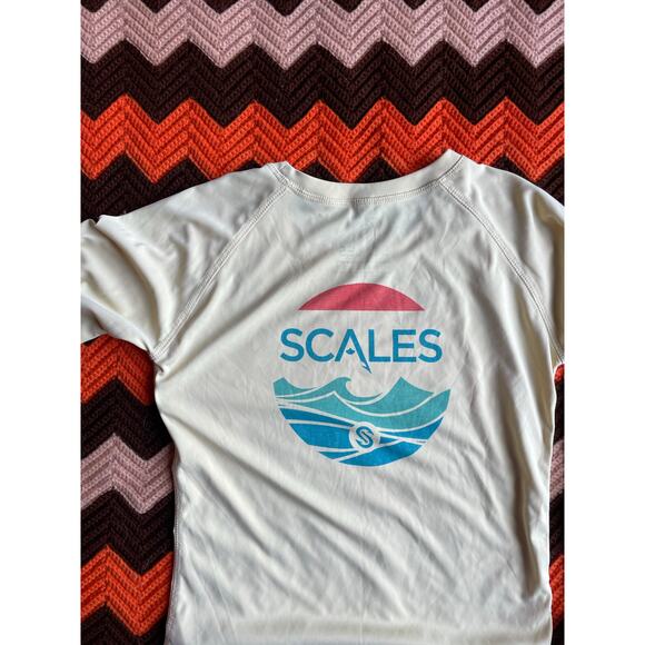 Scales Butter Yellow Long Sleeve Pro Performance Fishing Top sz Small - Picture 7 of 7